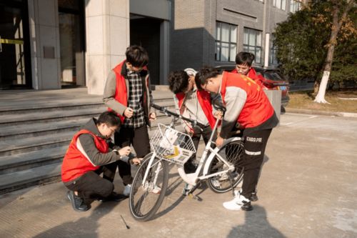 滬上冬日校園,有點(diǎn)暖